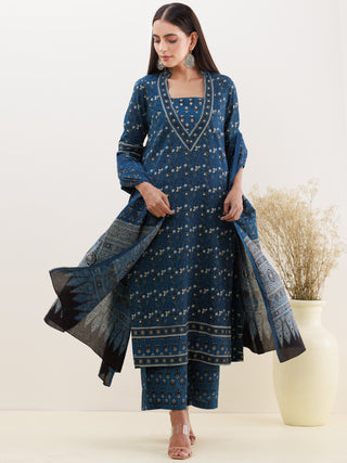 Ajrakh Parizaad Set Of Kurta Pants Dupatta