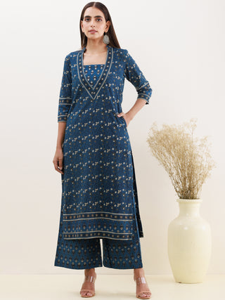 Ajrakh Parizaad Set Of Kurta Pants Dupatta