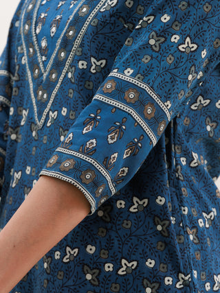 Ajrakh Parizaad Set Of Kurta Pants Dupatta