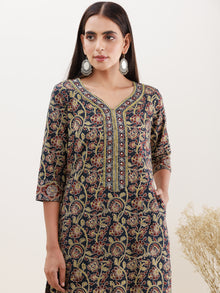Ajrakh Falak Kurta