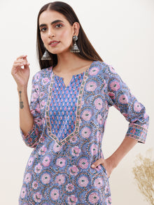 Rozana Gauri Set Of Kurta Pants Dupatta