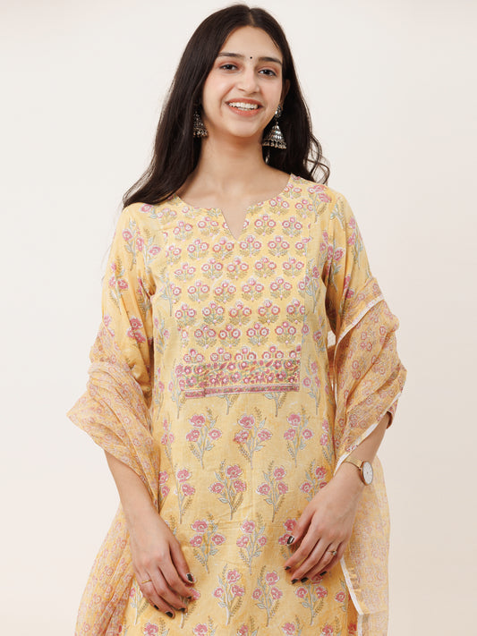 Rozana Rukshar Set Of Kurta Pants Kota Doria Dupatta