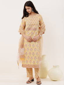 Rozana Rukshar Set Of Kurta Pants Kota Doria Dupatta