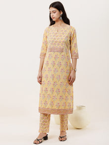 Rozana Rukshar Set Of Kurta Pants Kota Doria Dupatta