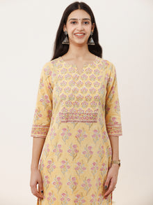 Rozana Rukshar Set Of Kurta Pants Kota Doria Dupatta