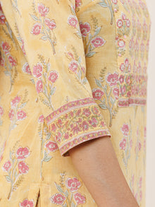Rozana Rukshar Set Of Kurta Pants Kota Doria Dupatta