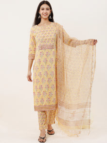 Rozana Rukshar Set Of Kurta Pants Kota Doria Dupatta