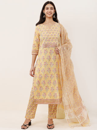 Rozana Rukshar Set Of Kurta Pants Kota Doria Dupatta