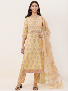 Rozana Rukshar Set Of Kurta Pants Kota Doria Dupatta