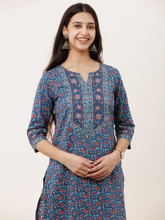 Rozana Neelam Kurta