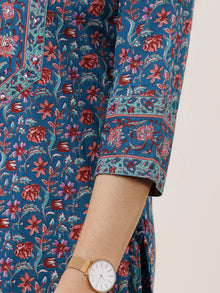 Rozana Neelam Kurta