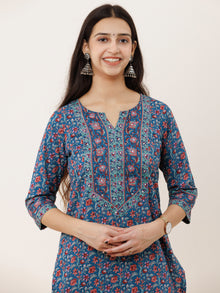 Rozana Neelam Kurta