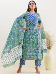 Rozana Sameera Set Of Kurta Pants Dupatta