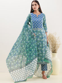 Rozana Sameera Set Of Kurta Pants Dupatta