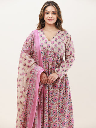 Gazal Sonia Set Of Anarkali Pants Dupatta