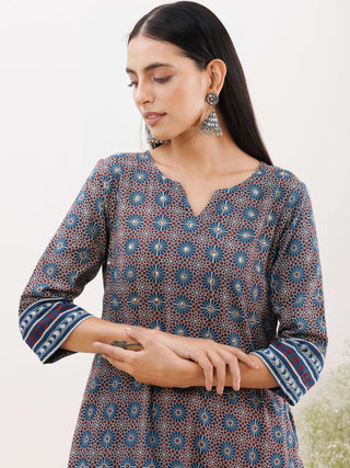 Ajrakh Raina Set Of Kurta Pants Dupatta
