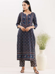 Ajrakh Kaynat Set Of Kurta Pants Dupatta