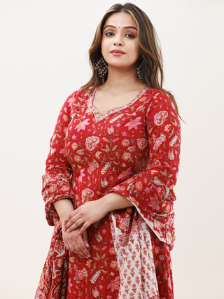 Gazal Roopa Set Of A Line Kurta Pants Dupatta