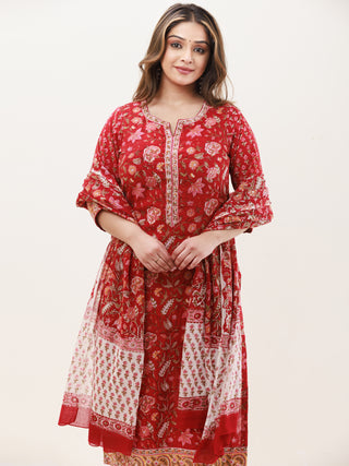 Gazal Veena Set Of Kurta Pants Dupatta