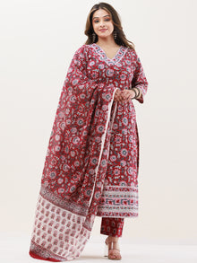 Gazal Reet Set Of Kurta Pants Dupatta