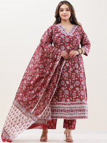 Gazal Reet Set Of Kurta Pants Dupatta