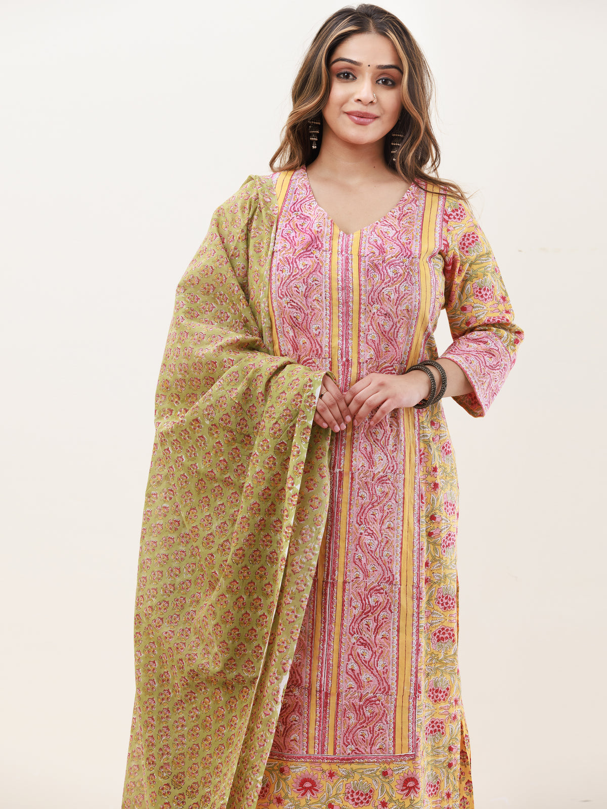 Gazal Rekha Set Of Kurta Pants Dupatta