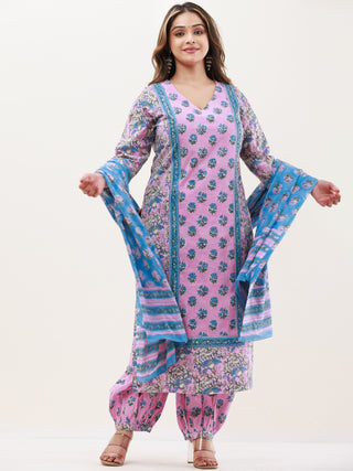Gazal Noori Set Of Kurta Pants Dupatta