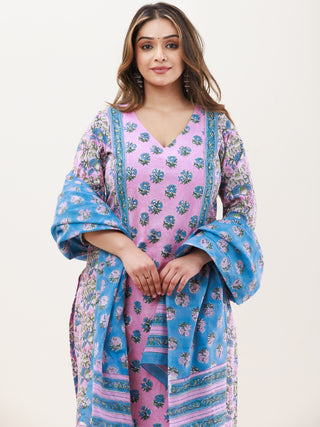 Gazal Noori Set Of Kurta Pants Dupatta