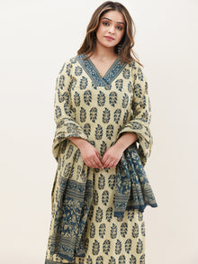 Gazal Madhuri Set Of Kurta Pants Dupatta