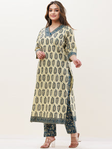 Gazal Madhuri Straight Kurta