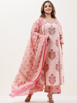 Gazal Diya Set Of Kurta Pants Dupatta