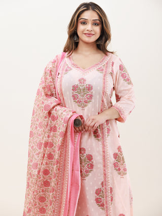 Gazal Diya Set Of Kurta Pants Dupatta