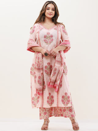 Gazal Diya Set Of Kurta Pants Dupatta