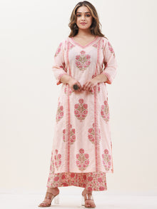 Gazal Diya Straight Kurta