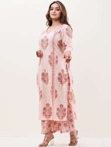 Gazal Diya Straight Kurta