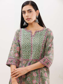 Rozana Aisha Kurta