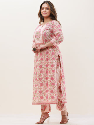 Gazal Fana Set Of Kurta Pants Dupatta