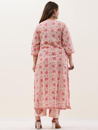 Gazal Fana Set Of Kurta Pants Dupatta