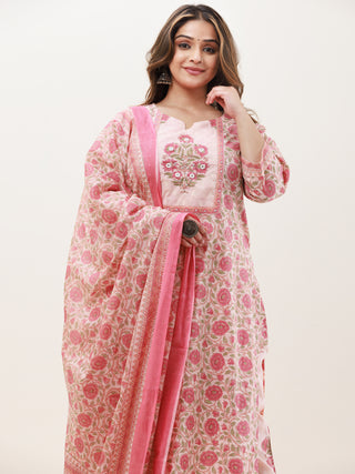 Gazal Fana Set Of Kurta Pants Dupatta