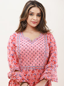 Gazal Riya Set Of Kurta Pants Dupatta