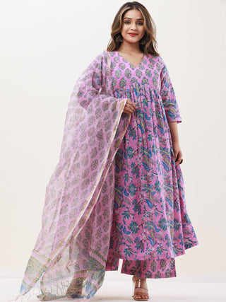 Gazal Aaina Set Of Anarkali Pants Dupatta