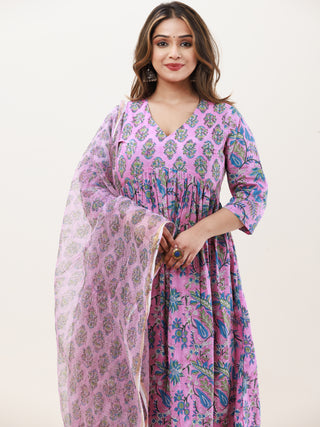 Gazal Aaina Set Of Anarkali Pants Dupatta