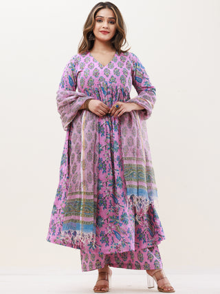 Gazal Aaina Set Of Anarkali Pants Dupatta