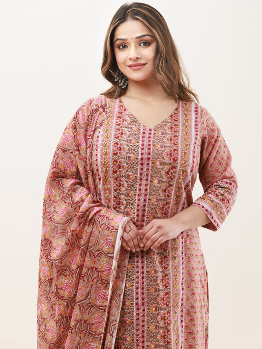 Gazal Suhani Set Of Kurta Pants Dupatta