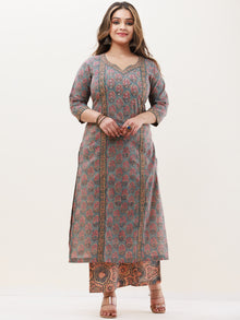 Gazal Aryaya Straight Kurta