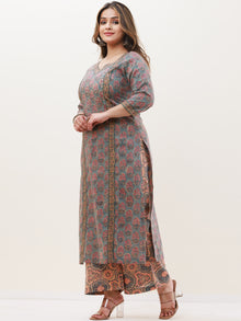 Gazal Aryaya Straight Kurta