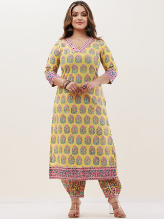 Gazal Divya Set Of Kurta Pants Dupatta