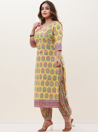 Gazal Divya Set Of Kurta Pants Dupatta