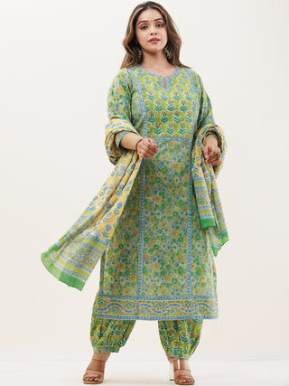 Gazal Amyra Set Of Kurta Pants Dupatta
