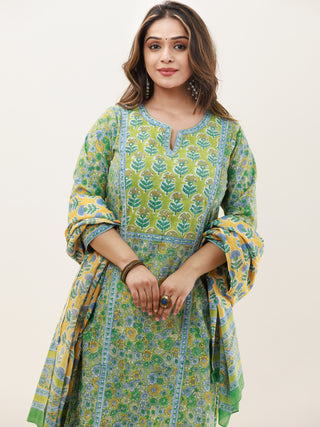 Gazal Amyra Set Of Kurta Pants Dupatta